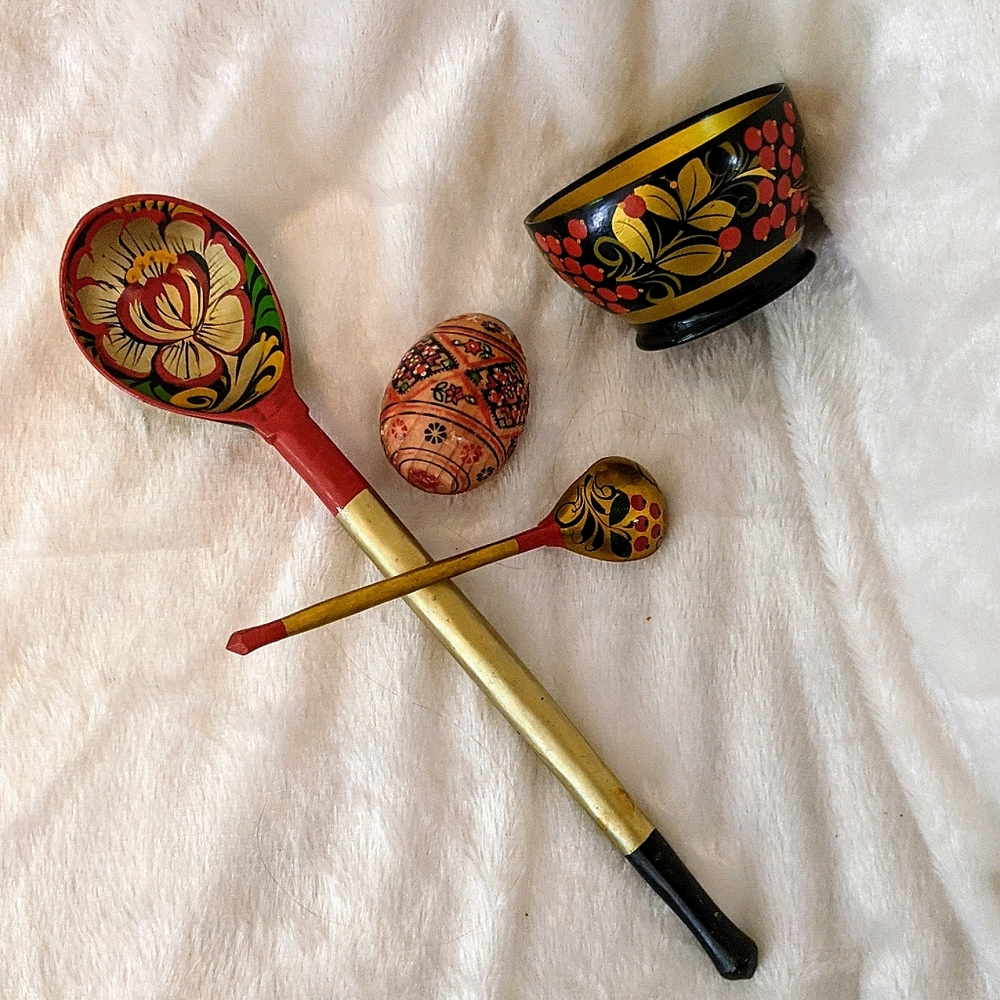 ✨ SOLD ✨ Vintage Russian Hand Painted Folk Art Decor Set
